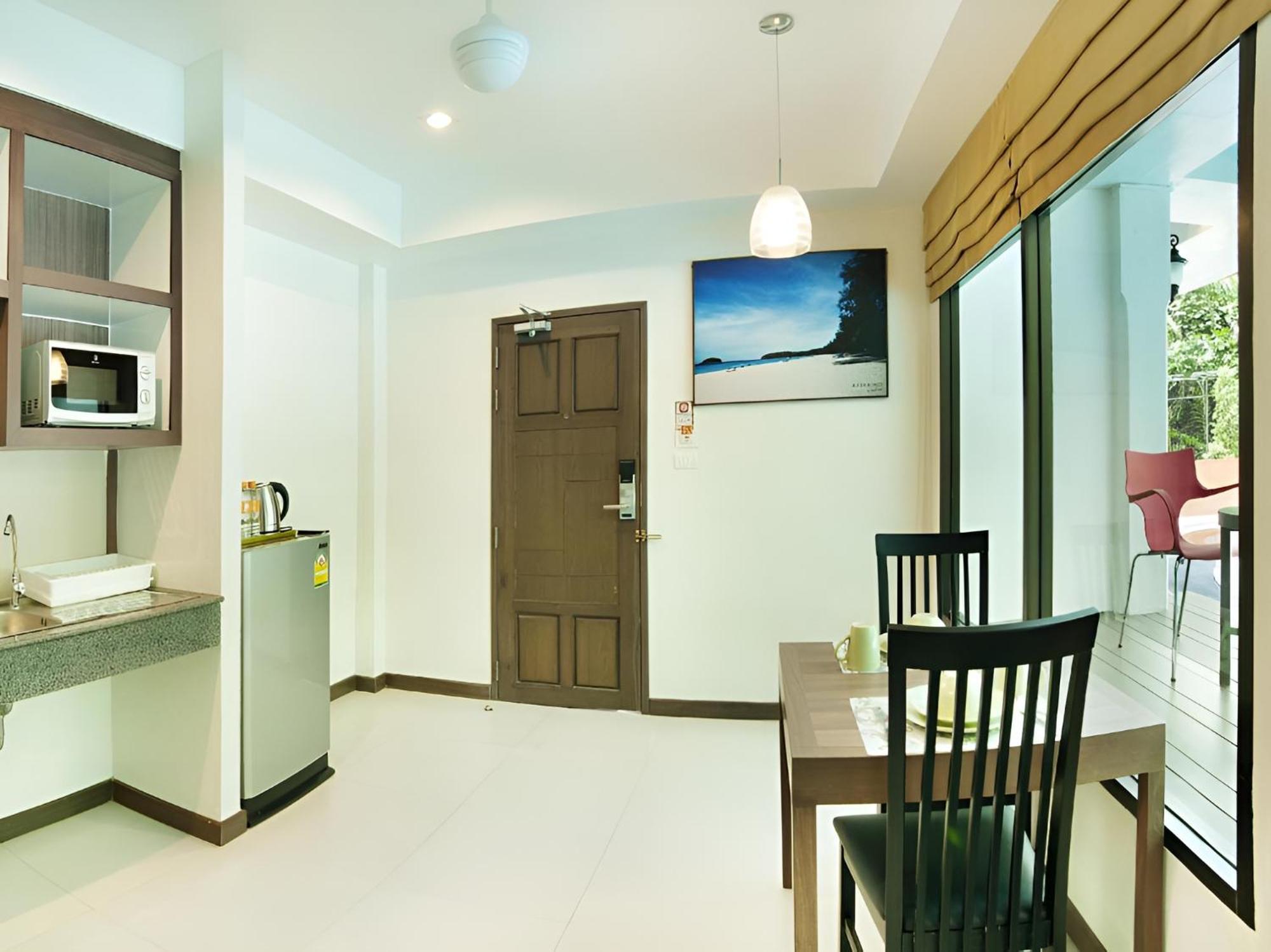 Ratana Hill Patong Aparthotel Kültér fotó