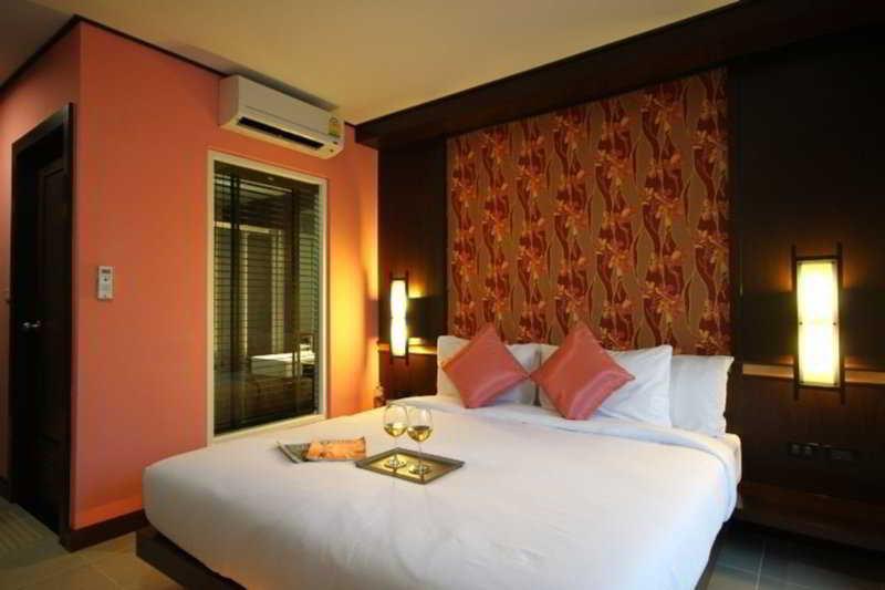 Ratana Hill Patong Aparthotel Kültér fotó